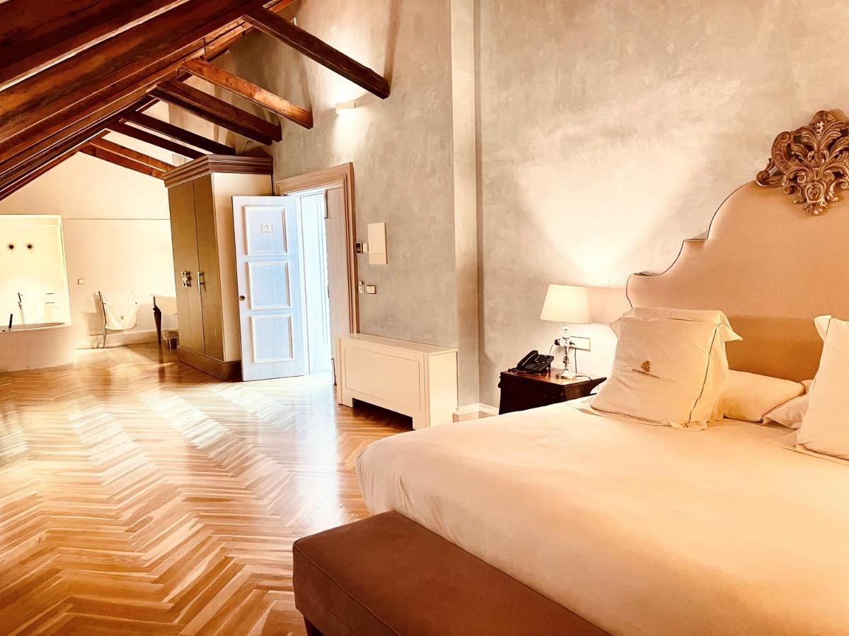Hotel Palacio De Ubeda 5 G.L Экстерьер фото Suite at the Hotel